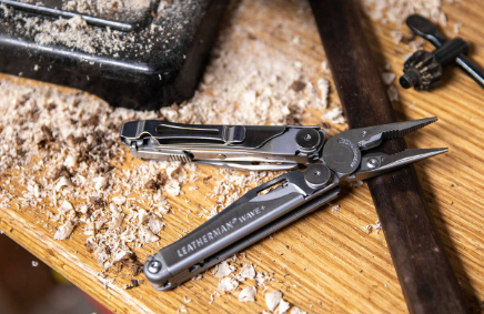 Wave+ Multitool, on table