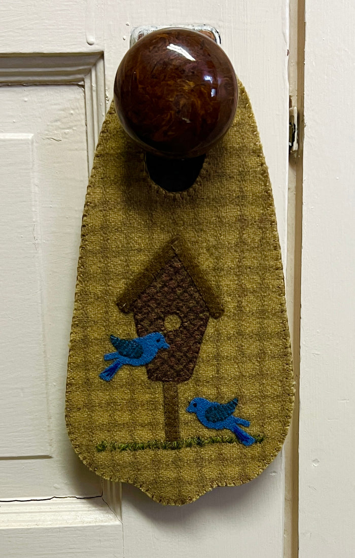 PB-179 Wool Doorknob Hanger - Birdhouse & Bluebirds