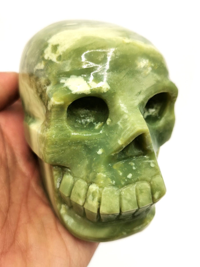 Skull in natural serpentine stone - reiki/chakra/healing - crystal crafts - weight 474 gm (1.05 lb) and 3 inches