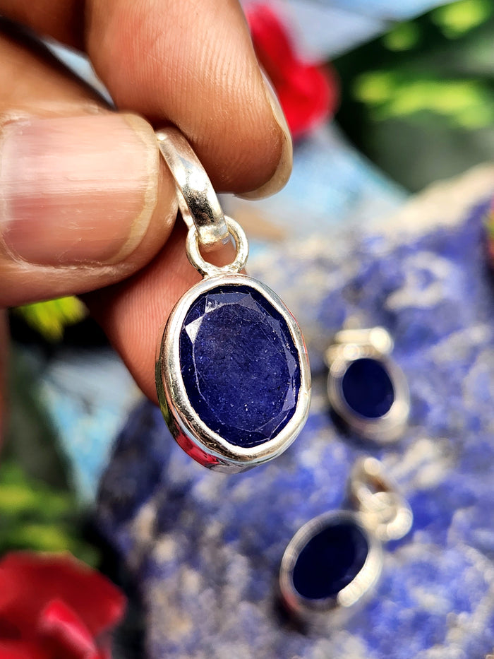 Tanzanite Pendants in 925 Silver: Elegance with a Touch of Ethereal Beauty | ONE PIECE ONLY