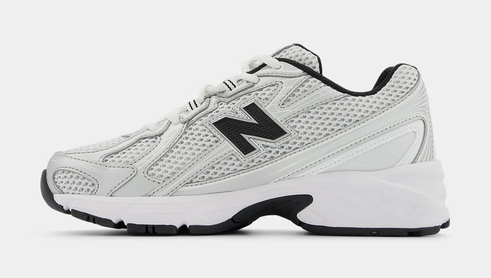 740 Grade School Running Shoes (Silver Metallic/White/Black)