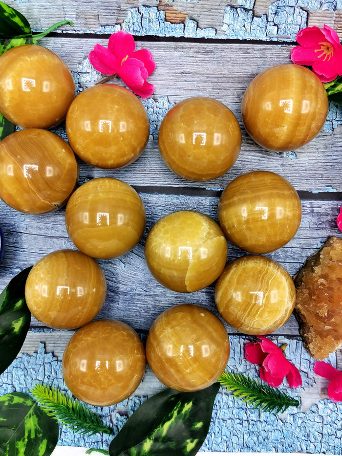 Amazing yellow calcite stone spheres - Energy/Reiki/Crystal - 2.25 inches (5.6 cms) diameter and 210 gms - ONE PIECE ONLY