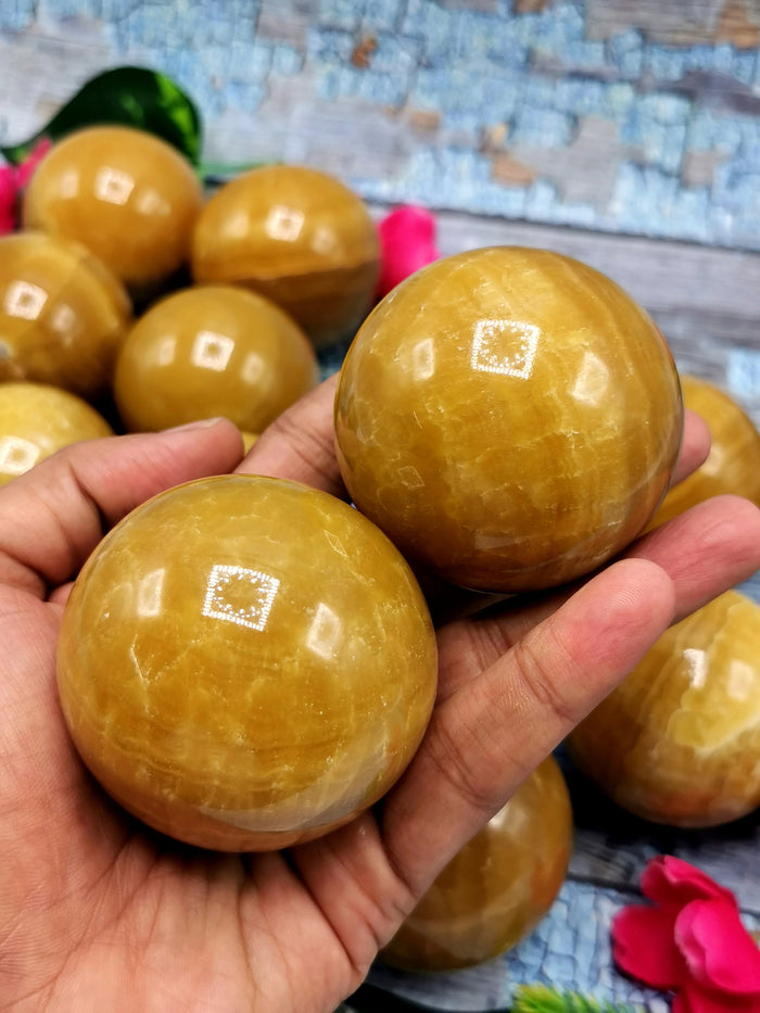 Amazing yellow calcite stone spheres - Energy/Reiki/Crystal - 2.25 inches (5.6 cms) diameter and 210 gms - ONE PIECE ONLY