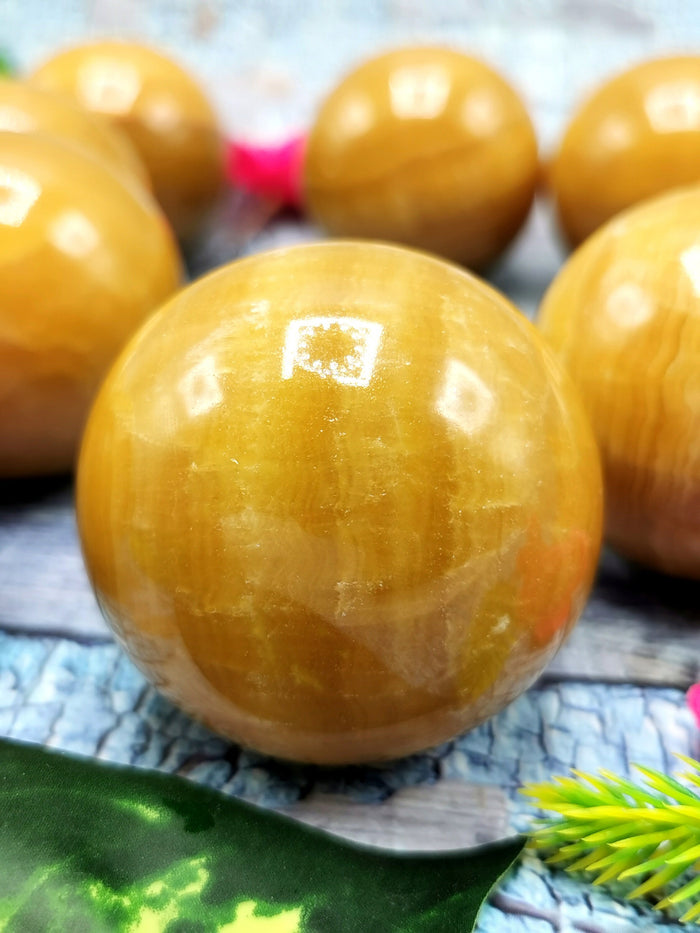Amazing yellow calcite stone spheres - Energy/Reiki/Crystal - 2.25 inches (5.6 cms) diameter and 210 gms - ONE PIECE ONLY