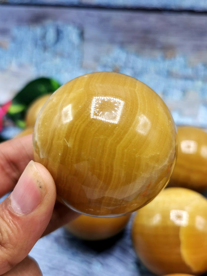 Amazing yellow calcite stone spheres - Energy/Reiki/Crystal - 2.25 inches (5.6 cms) diameter and 210 gms - ONE PIECE ONLY