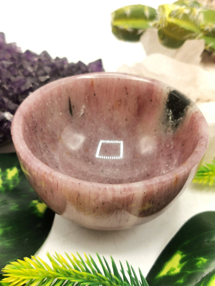 Beautiful Pink Aventurine hand carved round bowls - 3 inches diameter and 175 gms (0.39 lb) - ONE BOWL ONLY - Shwasam