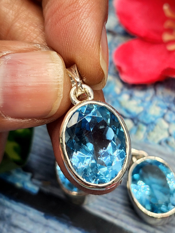 Blue Topaz Pendants in 925 Silver: A Symphony of Serenity and Elegance | ONE PIECE ONLY