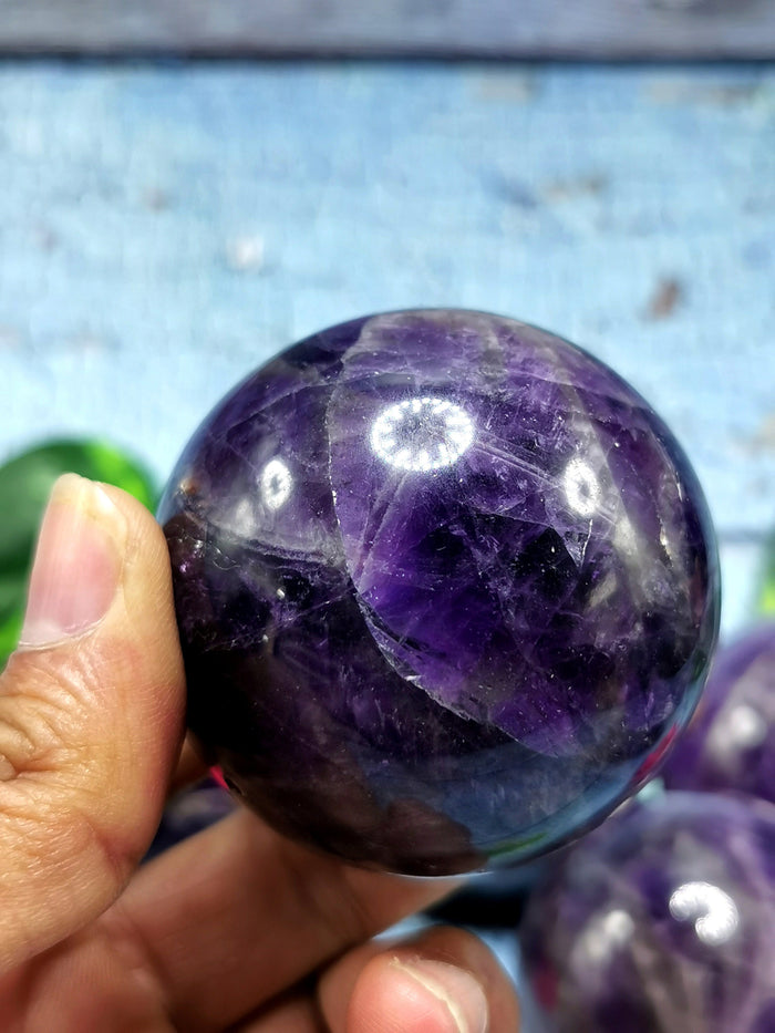 Handmade ball in amethyst stone - 2 inches diameter and 215 gms (0.47 lb) - ONE PIECE ONLY