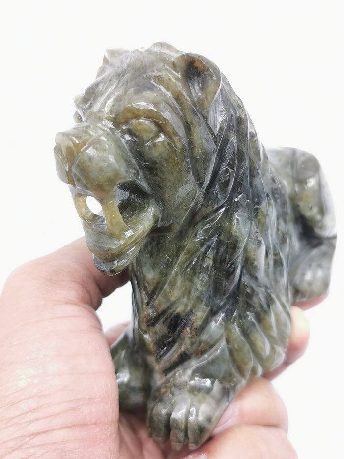 Labradorite Lion intricately handcarved - crystal/reiki/chakra/healing - 3.5 inches and 510 gms (1.12 lb) animal carving