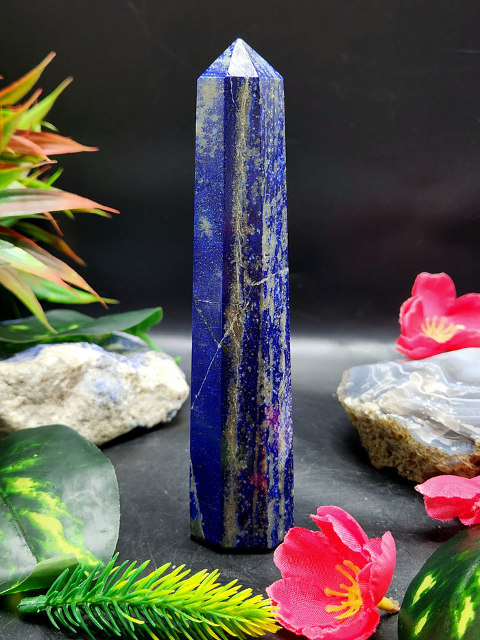 Lapis Lazuli Point: The Emissary of Royal Wisdom and Spiritual Clarity - Shwasam