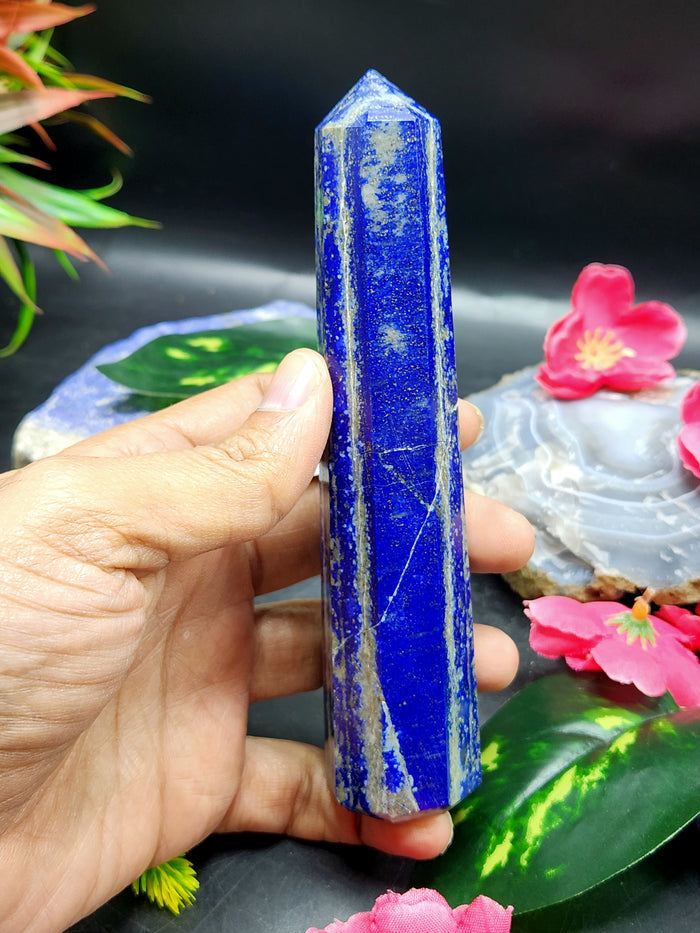 Lapis Lazuli Point: The Emissary of Royal Wisdom and Spiritual Clarity - Shwasam