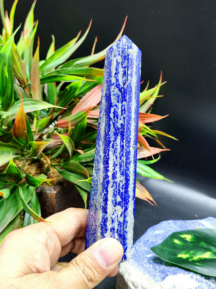 Lapis Lazuli Point: The Emissary of Royal Wisdom and Spiritual Clarity - Shwasam