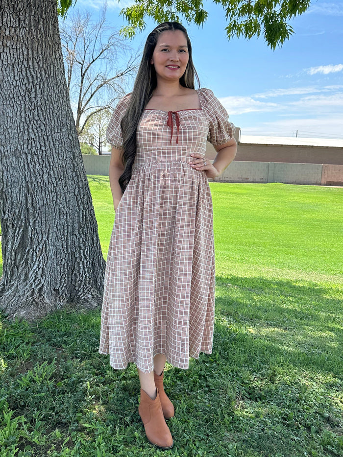 Mary Soft Prairie Square Neck Gingham
Smocked Midi Dress