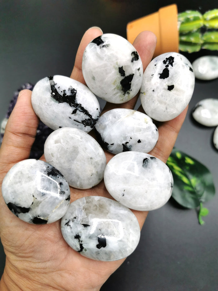 Moonstone palm stones - ONE PIECE - crystal/chakra/reiki/healing - 35 gms weight