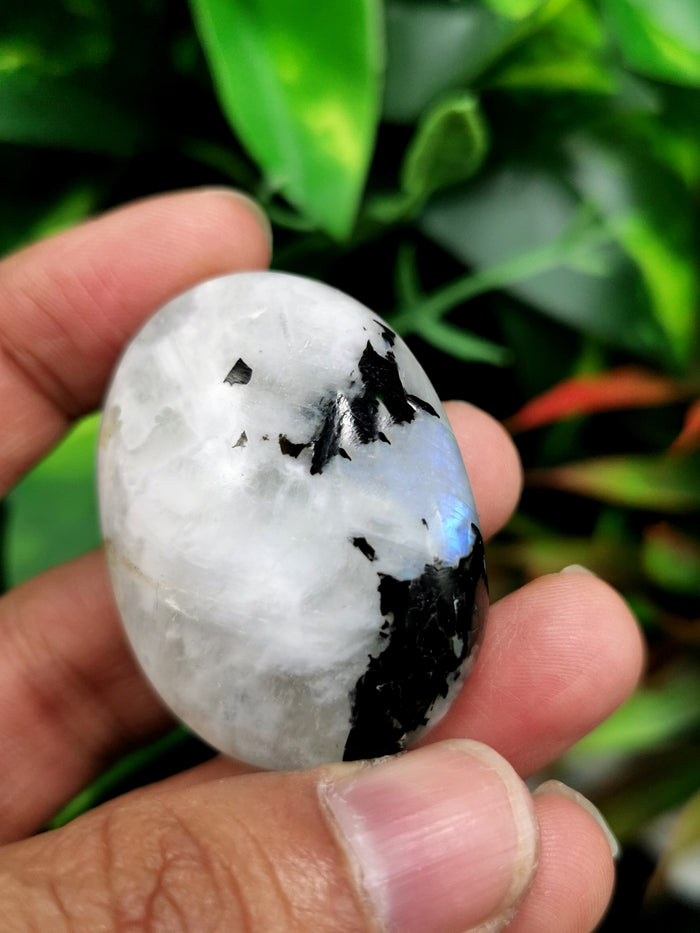 Moonstone palm stones - ONE PIECE - crystal/chakra/reiki/healing - 35 gms weight