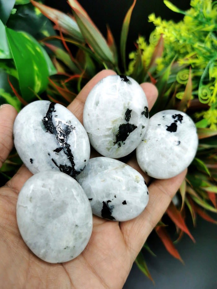 Moonstone palm stones - ONE PIECE - crystal/chakra/reiki/healing - 35 gms weight