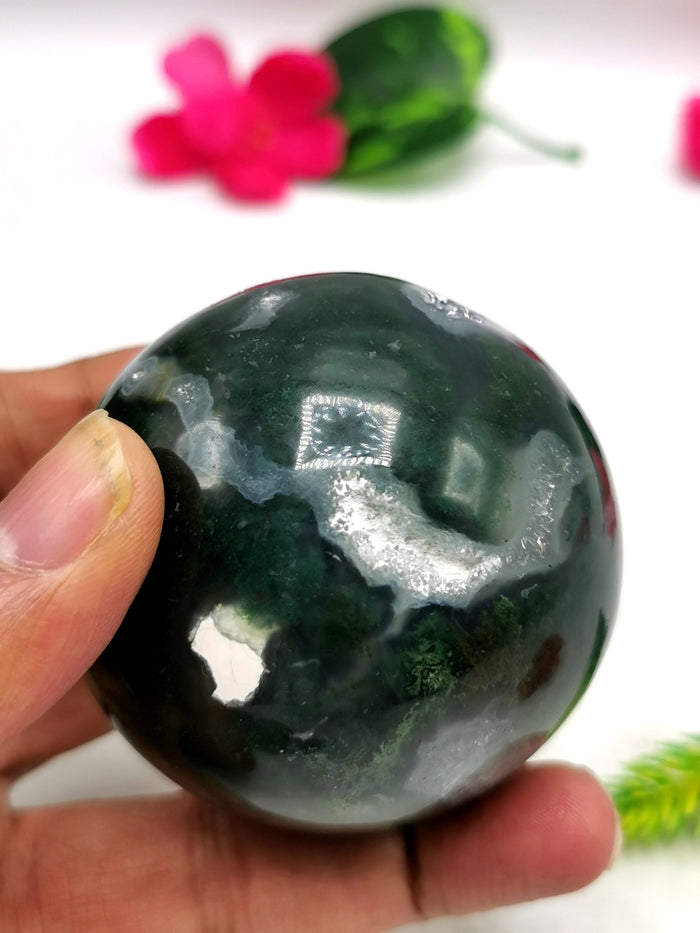 Moss Agate stone balls - Energy/Reiki/Crystal Healing - 2.5 inches (6.25 cms) diameter and 260 gms (0.57 lb) - Shwasam