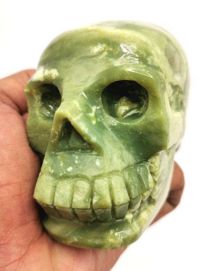 Skull in natural serpentine stone - reiki/chakra/healing - crystal crafts - weight 474 gm (1.05 lb) and 3 inches
