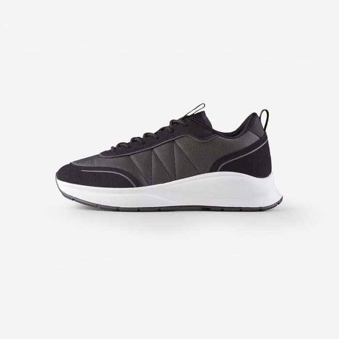 Men's  Black Smart Runner  Closure London  Front View