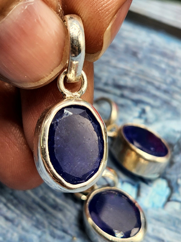 Tanzanite Pendants in 925 Silver: Elegance with a Touch of Ethereal Beauty | ONE PIECE ONLY