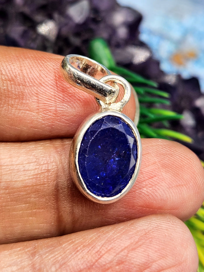 Tanzanite Pendants in 925 Silver: Elegance with a Touch of Ethereal Beauty | ONE PIECE ONLY