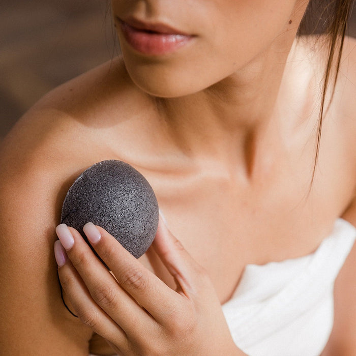 The Konjac Sponge 01 Charcoal